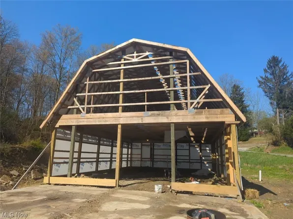 49109 Dyke Rd, Rogers, OH 44455