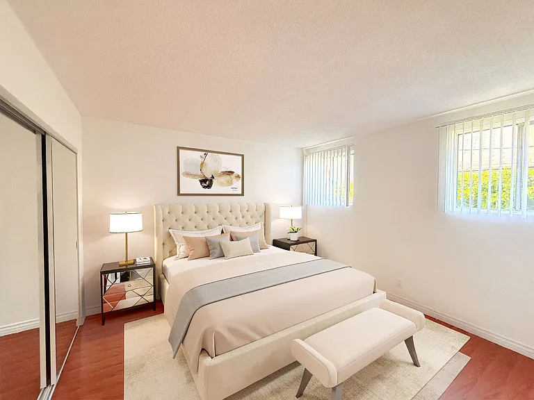 1376 N. Serrano Avenue — Photo 17