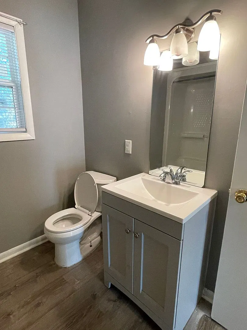 One Bedroom Duplex in Remerton! — Photo 4
