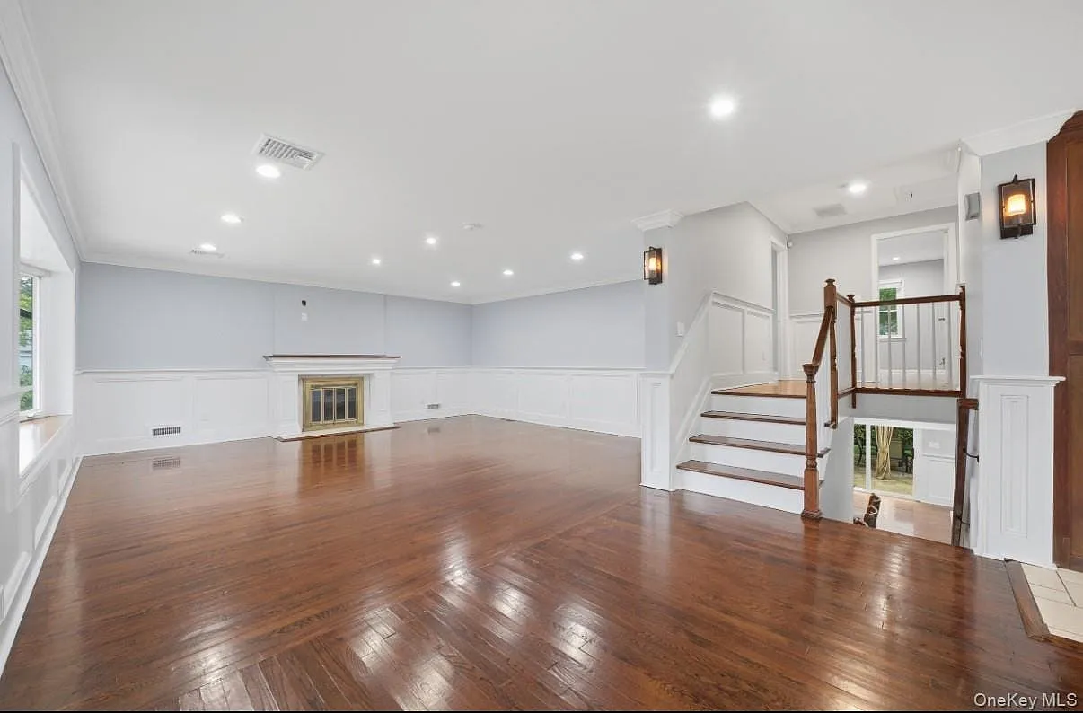 5 bed, 3.5 bath, 3236 sqft, $11,000 — Photo 3