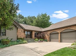 16360 Oak Hill Blvd, Granger, IN 46530