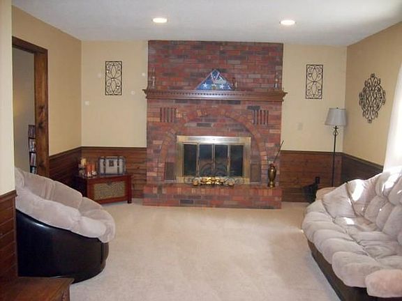 2nd image of 208 Michelle Dr