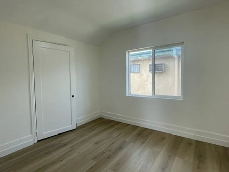 4815 S Normandie Ave #1/2 — Photo 14