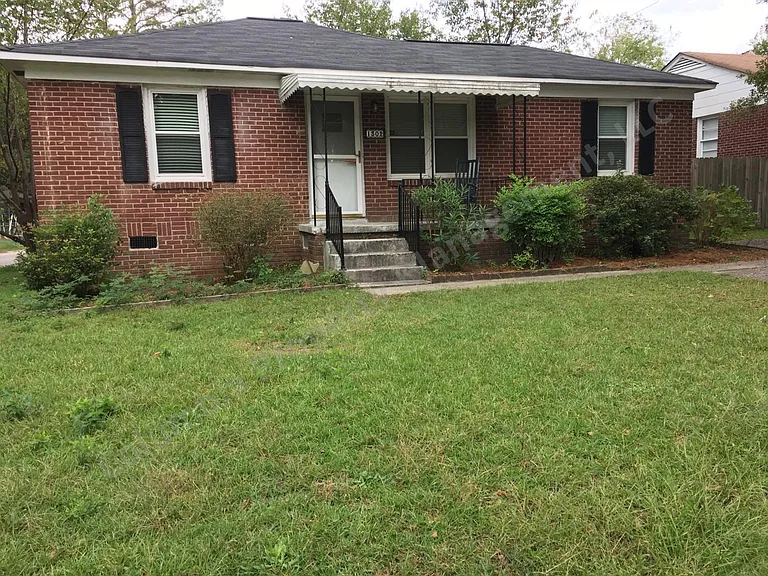 1302 Hibiscus St — Photo 1