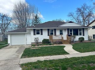 1427 Armstrong Ave N, Glencoe, MN 55336