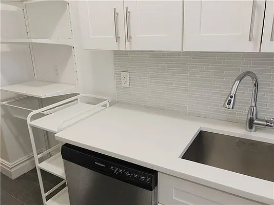 Rented by 18 REALTY | media 26