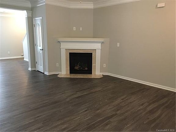 5th image of 10823 Mountain Springs Dr