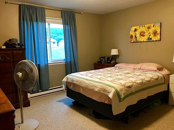 4th image of 560 Cottonwood Dr APT 4
