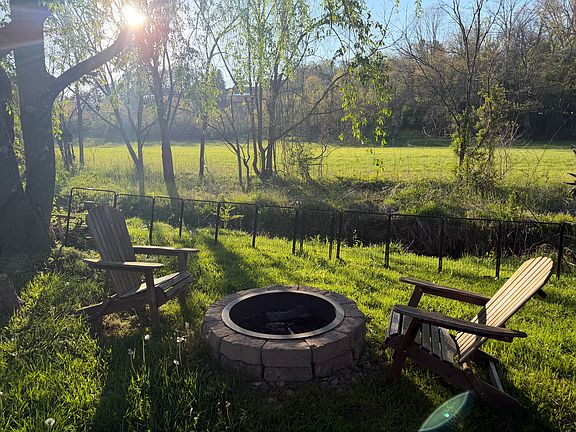 4th image of 923 Newfound Rd