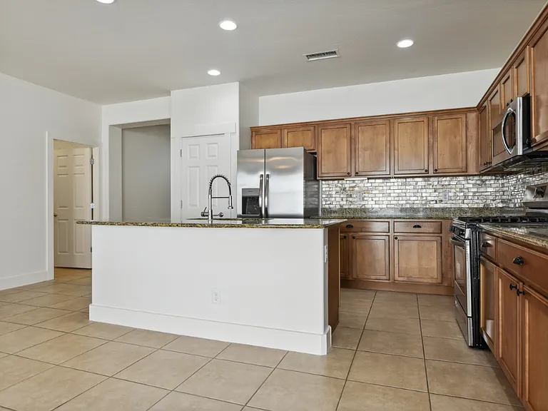 20996 W White Rock Rd — Photo 6