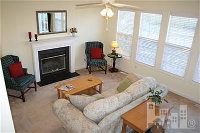 5th image of 906 Rectory Court