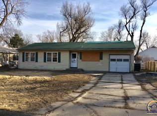 1005 SW Armagh St, Topeka, KS 66611