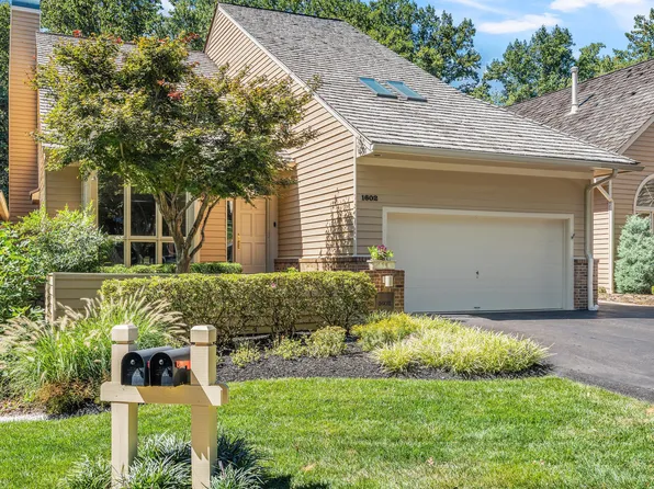 1602 Woodstock Ln, Reston, VA 20194