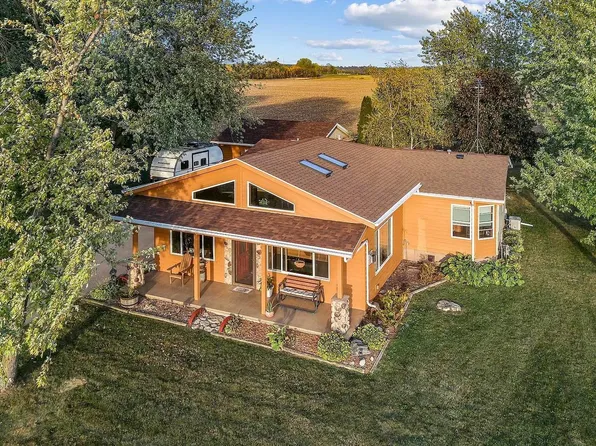 1014 Paramount Dr, Chilton, WI 53014