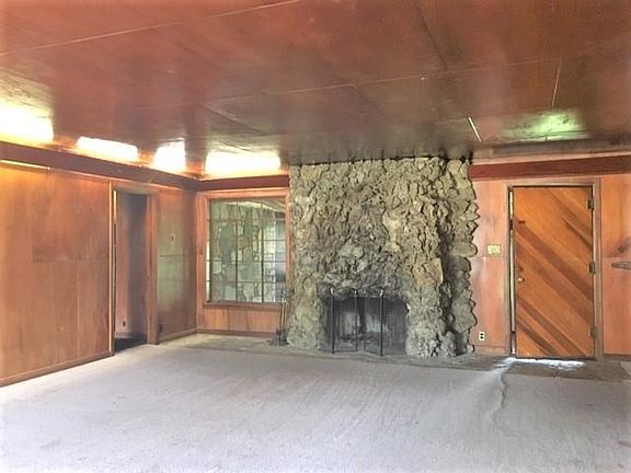 2nd image of 4015 Woods Dr