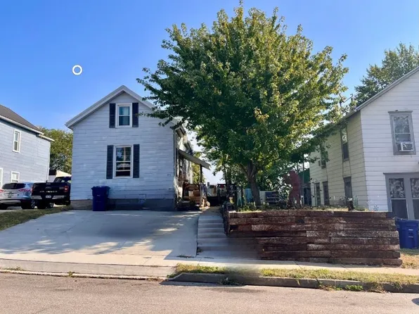 271 Valeria St, Dubuque, IA 52001