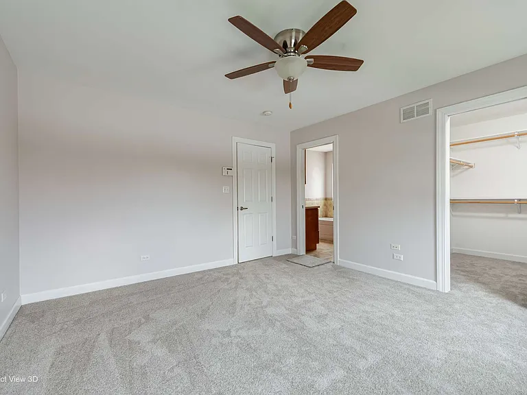 900 Ashford Ln — Photo 12