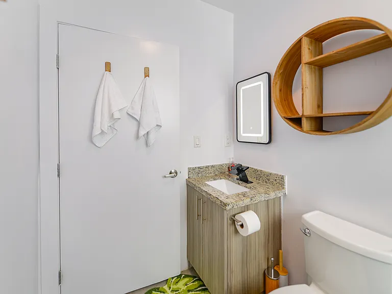 165 NW 39th St #7 — Photo 14