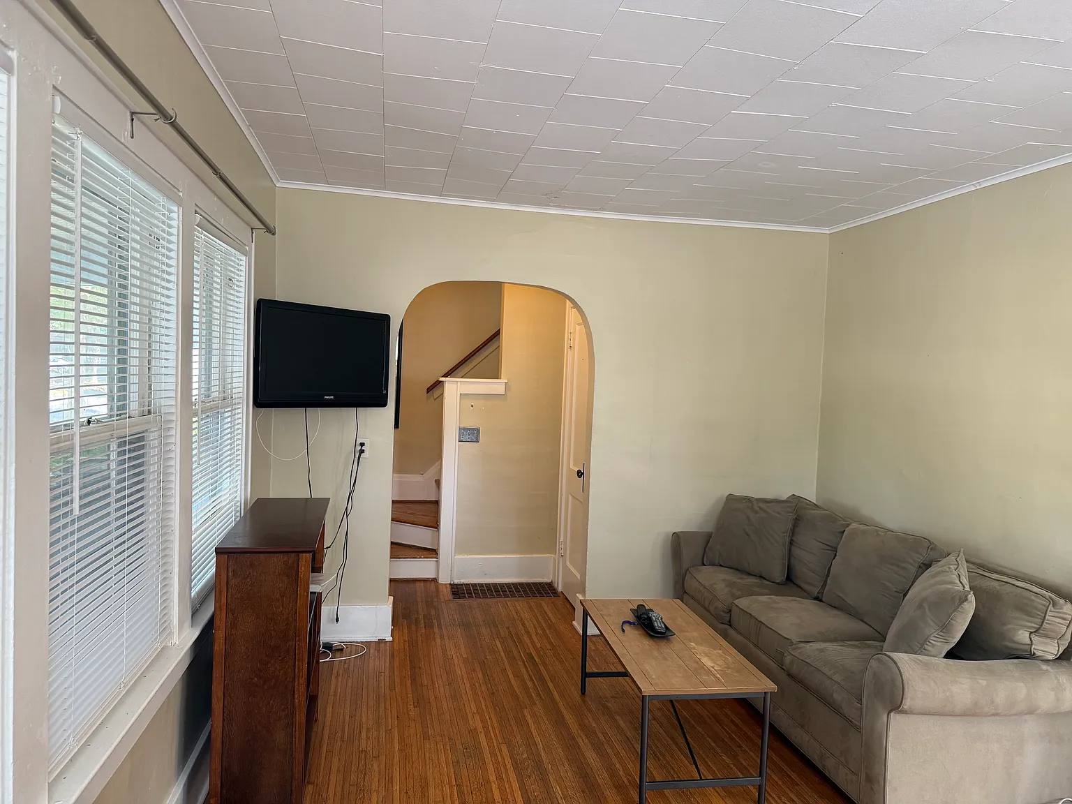 3 bed, 1100 sqft, $435 — Photo 3