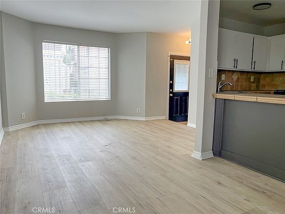 3rd image of 13750 Hubbard St