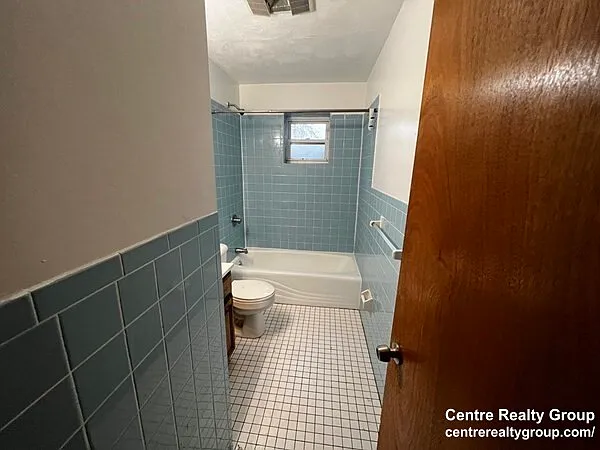 3 bed, 1.0 bath, 1100 sqft, $3,300 — Photo 4