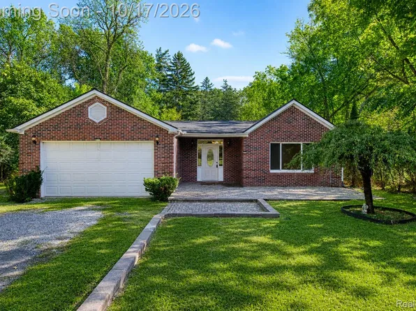 25348 Orchard Lake Rd, Farmington Hills, MI 48336