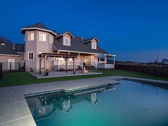3rd image of 2661 Mountain Oak Ln