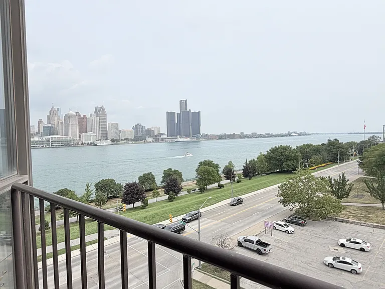 515 Riverside Dr W #703 — Photo 8