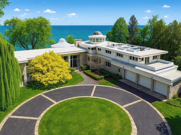 2441 Woodbridge Ln, Highland Park, IL 60035