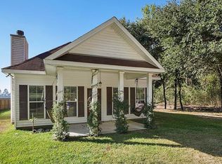 16564 M P Planche Rd, Covington, LA 70435