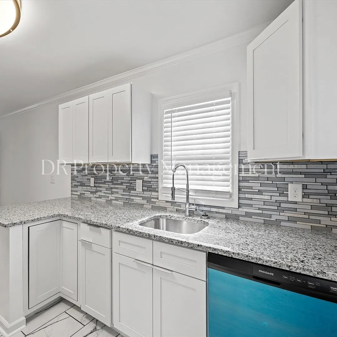 219 S Circle Dr — Photo 4