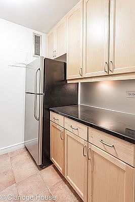 5th image of 201 E 87th St APT 11L