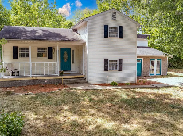 980 Summit Point Rd, Summit Point, WV 25446