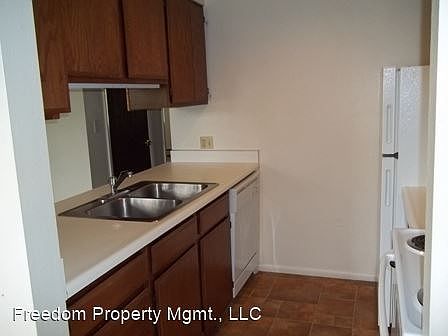 2nd image of 959 Northern Way #4225340