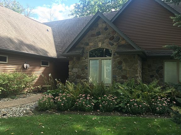 4th image of 626 N Shore Dr
