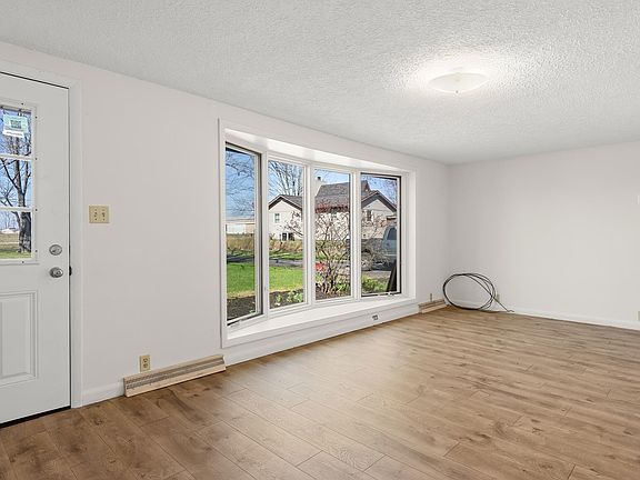 4th image of 3322 Tunnelton Rd