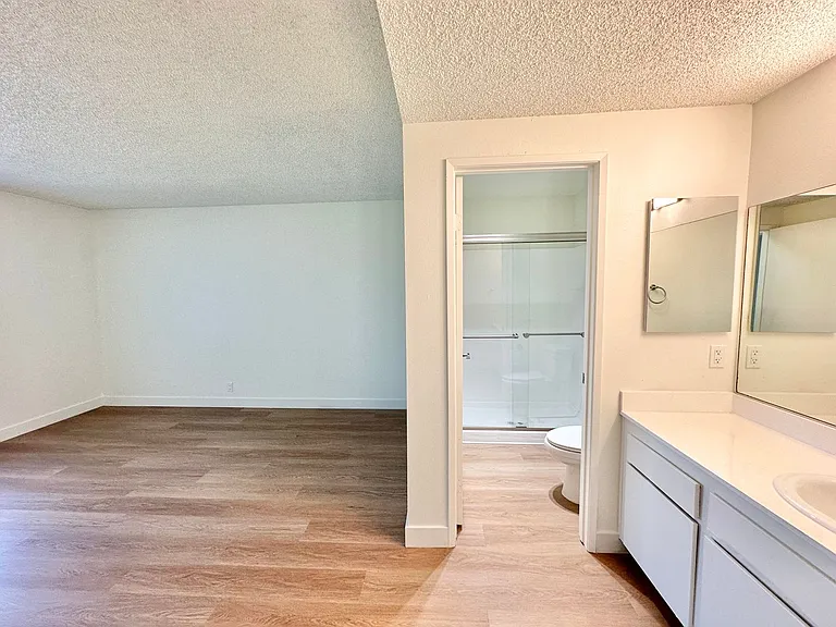 Bolsa Gardens Apartment Homes — Photo 16