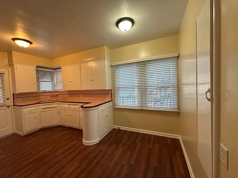 529 S Keenan Ave — Photo 4