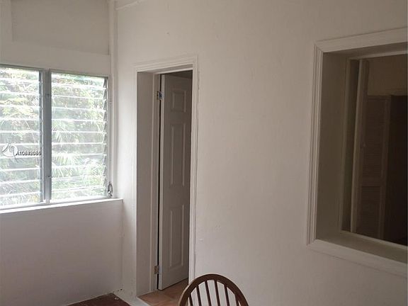 3rd image of 11342 Peachtree Dr #4