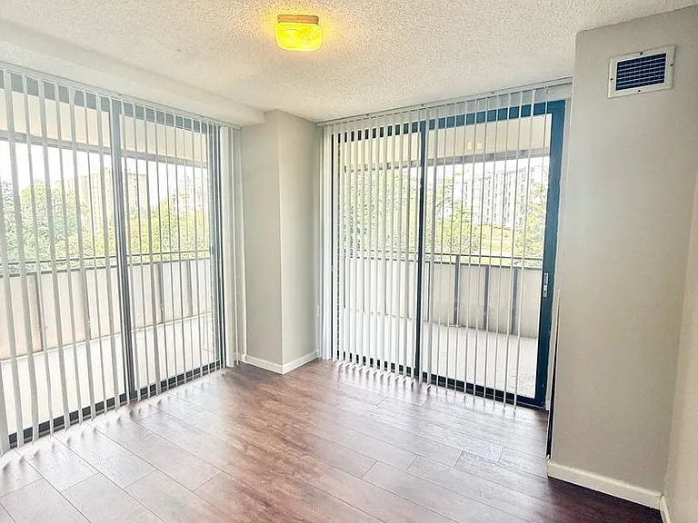 250 S Reynolds St #304 — Photo 6