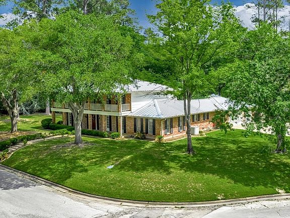 4th image of 906 Woodland Dr