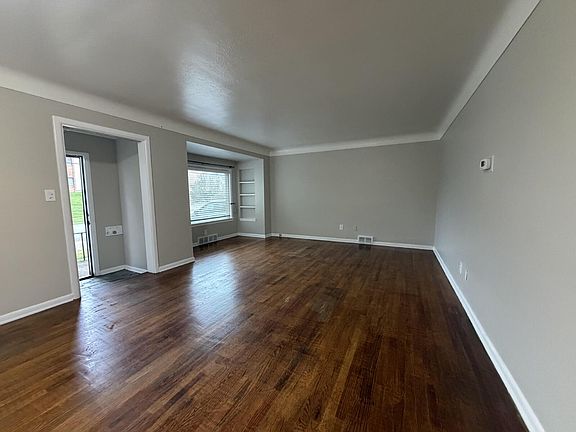 2nd image of 5435 Lee Rd