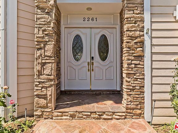 4th image of 2261 Bagley Ave