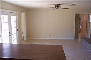 3rd image of 2487 Candlelight Dr