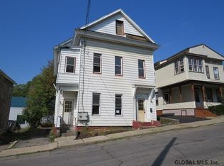 14 Garden St, Amsterdam, NY 12010