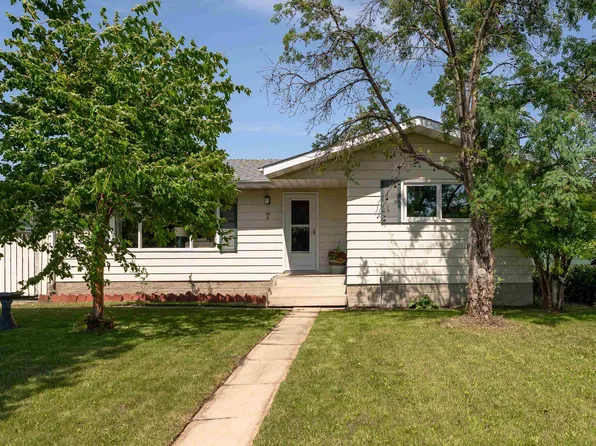 7 Camelot Cres, Leduc, AB T9E 4L4