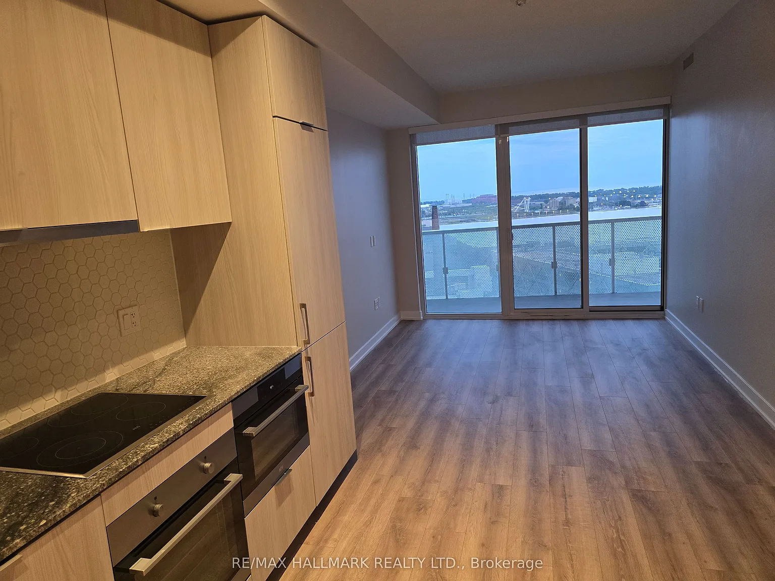 1 bed, $2,590 — Photo 4