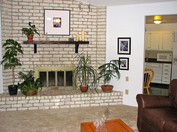 2nd image of 533 White Oak St