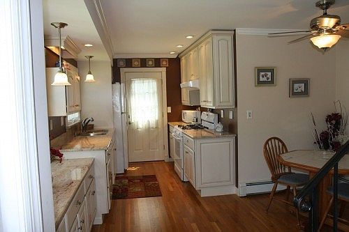 3rd image of 38 Hileen Dr