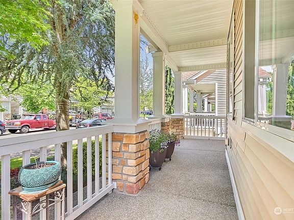 4th image of 18119 15th Ave E